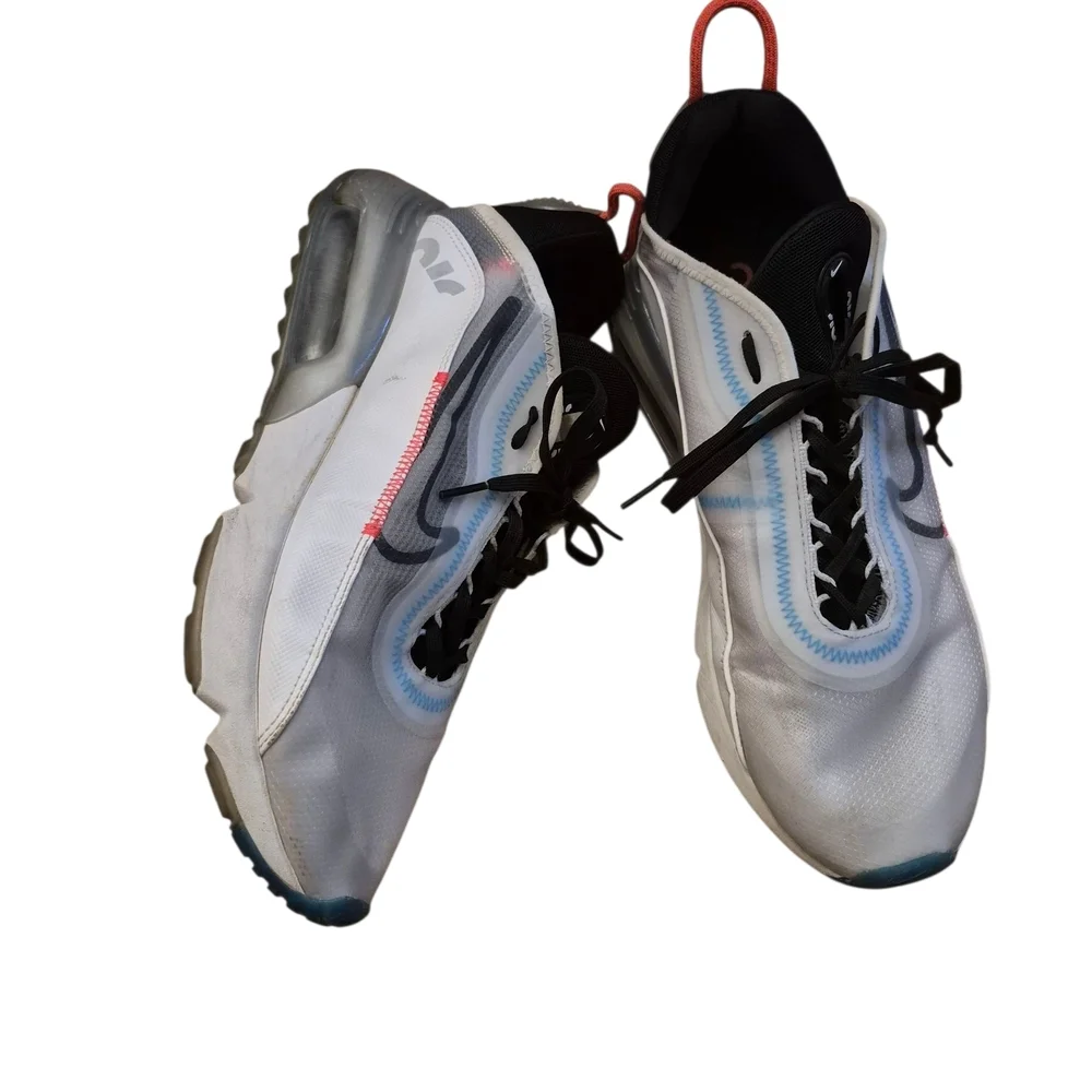 Nike Silver and‎ Black Athletic Shoes Sleek Design